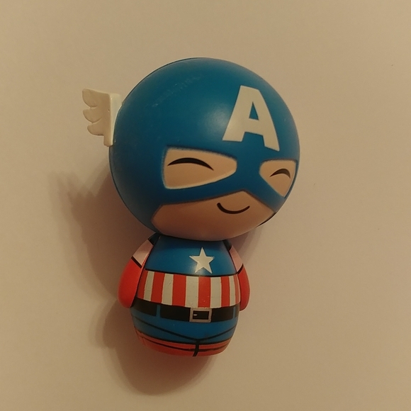 Funko Dorbz: Marvel Captain America Vinyl Collectable Figure - Picture 3 of 5